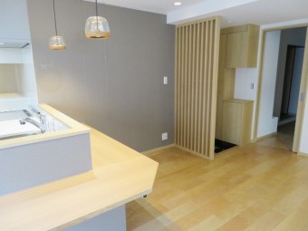 奥まった場所にあったキッチンを対面キッチンに